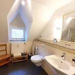 Inselblick In Traumlage Mit Balkon Und Panoramablick
