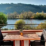 Inselblick In Traumlage Mit Balkon Und Panoramablick Appartement