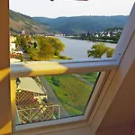 Appartement Inselblick In Traumlage Mit Balkon Und Panoramablick Zell