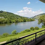 Inselblick In Traumlage Mit Balkon Und Panoramablick Zell