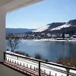 Inselblick In Traumlage Mit Balkon Und Panoramablick * Zell