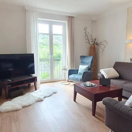 Inselblick In Traumlage Mit Balkon Und Panoramablick Zell