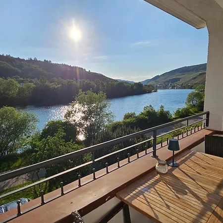 Inselblick In Traumlage Mit Balkon Und Panoramablick Apartmán