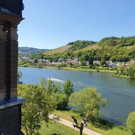 Inselblick In Traumlage Mit Balkon Und Panoramablick Zell an der Mosel