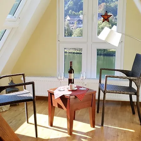 Inselblick In Traumlage Mit Balkon Und Panoramablick Zell an der Mosel