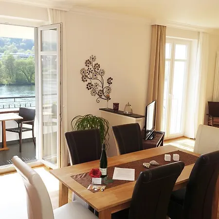 Inselblick In Traumlage Mit Balkon Und Panoramablick Zell an der Mosel