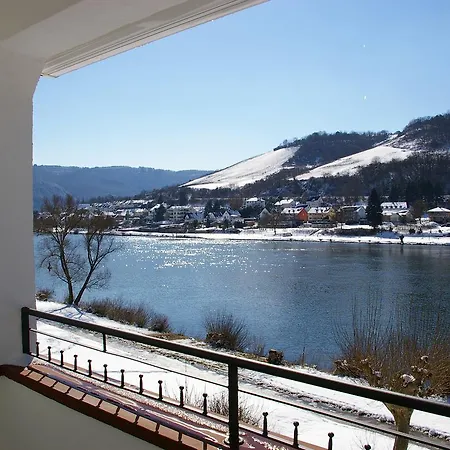 Inselblick In Traumlage Mit Balkon Und Panoramablick * Zell an der Mosel