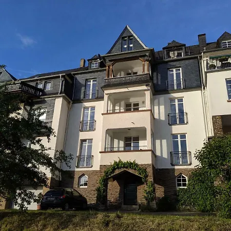 Inselblick In Traumlage Mit Balkon Und Panoramablick