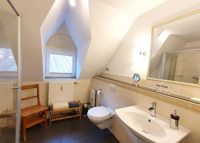 Inselblick In Traumlage Mit Balkon Und Panoramablick