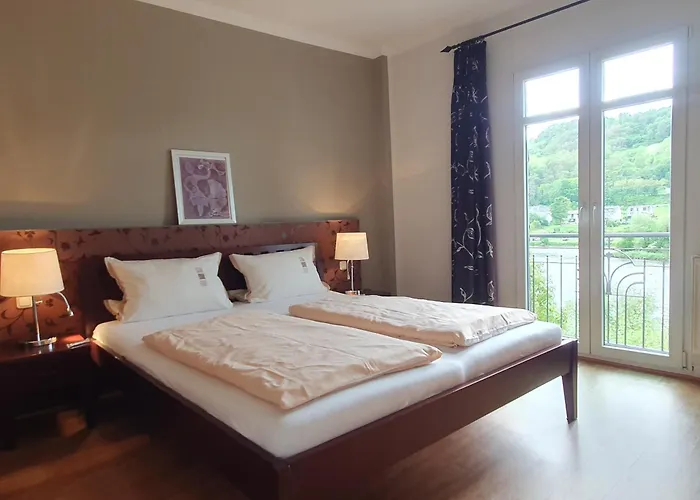 Inselblick In Traumlage Mit Balkon Und Panoramablick Appartement Zell