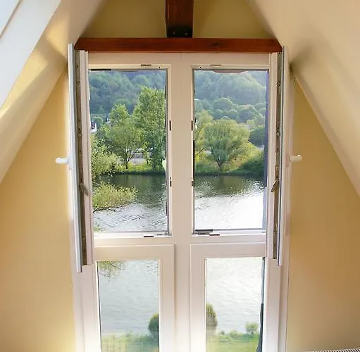 Inselblick In Traumlage Mit Balkon Und Panoramablick Appartement Zell