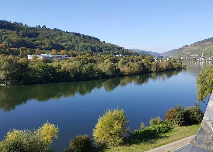 Inselblick In Traumlage Mit Balkon Und Panoramablick * Zell