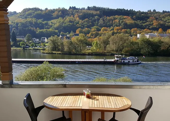 Appartement Inselblick In Traumlage Mit Balkon Und Panoramablick Zell