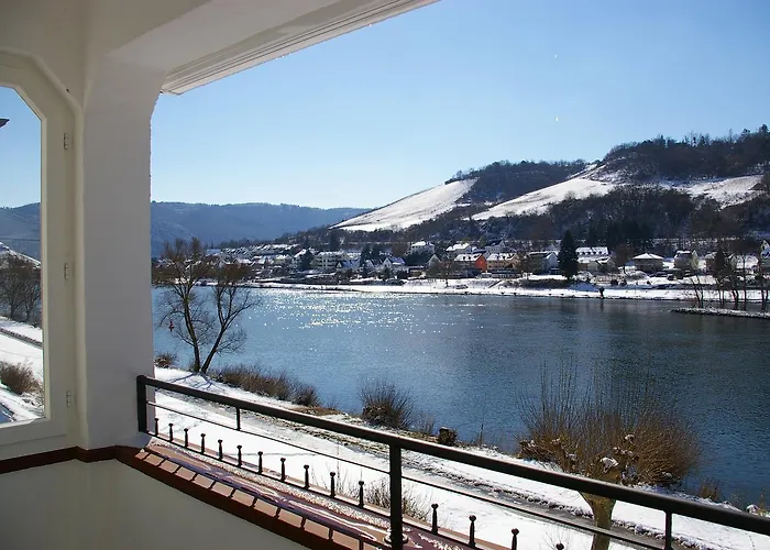 Inselblick In Traumlage Mit Balkon Und Panoramablick * Zell