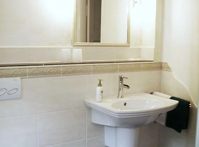 Inselblick In Traumlage Mit Balkon Und Panoramablick Appartement